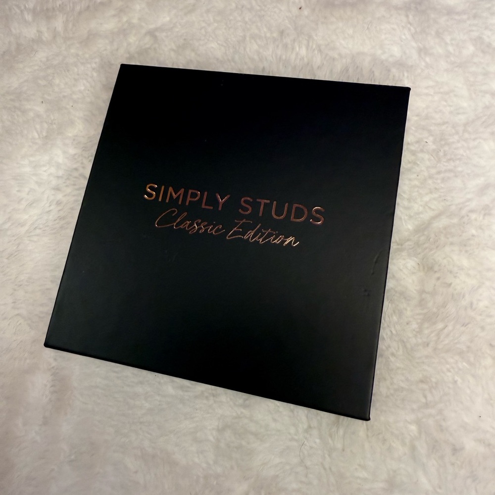 BP Simply Studs Classic Edition Living And Loving - Picture 3 of 3